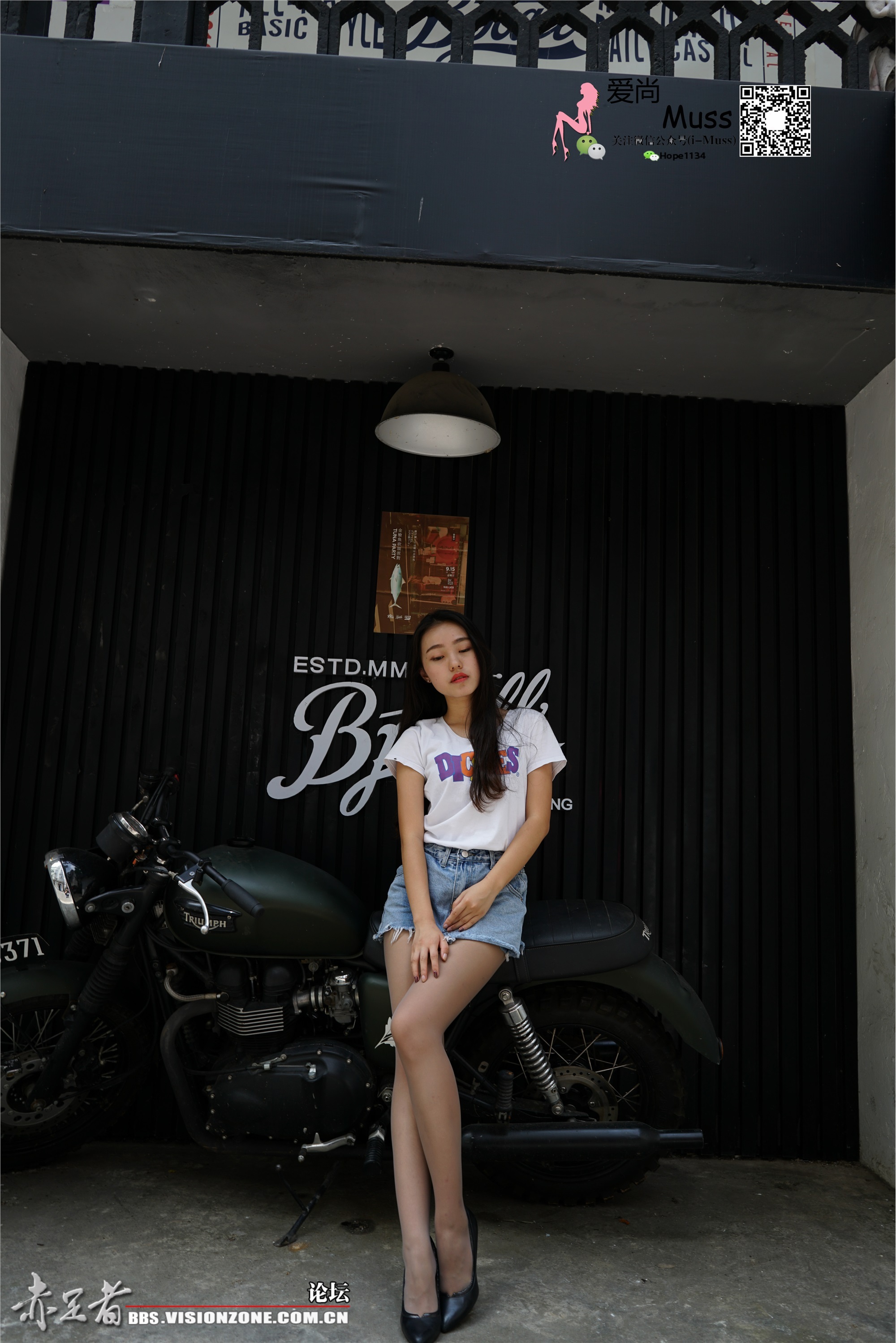 MussGirl慕丝女郎  NO.054 性格很好的大二礼仪模特小小带你上机车